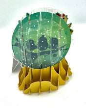 Lade das Bild in den Galerie-Viewer, Pop-up Schneekugelkarte Vögel, inkl. Couvert