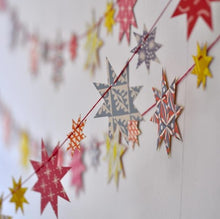 Lade das Bild in den Galerie-Viewer, Sternengirlande
